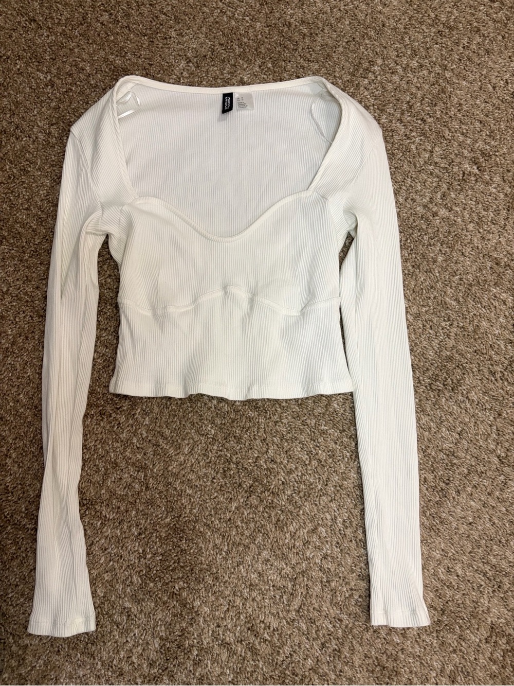 H&M White Ribbed Sweetheart Long Sleeve Crop Top